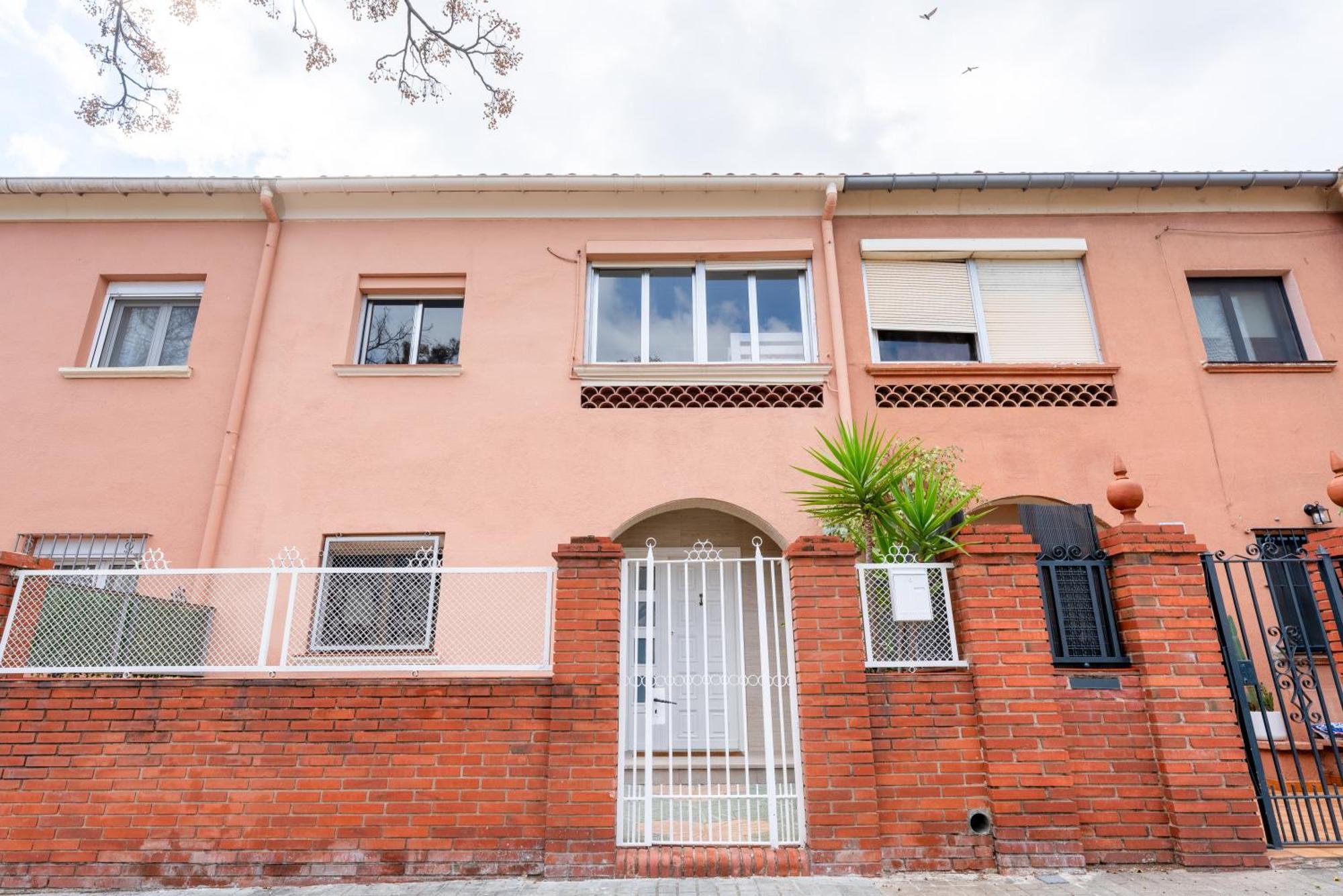 La Sagrera House Villa Barcelona Exterior photo
